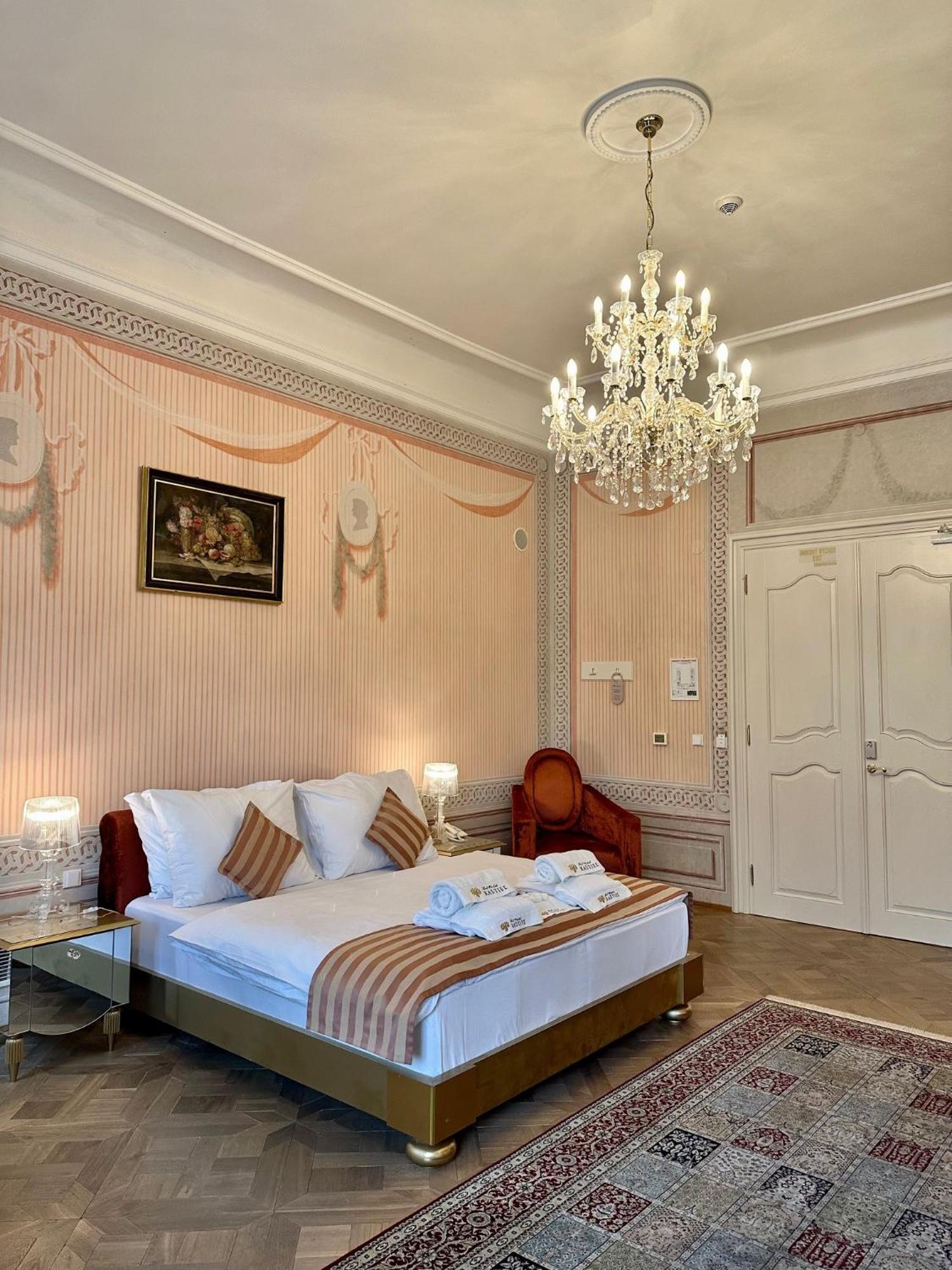 Art Hotel Kastiel Tomášov Dış mekan fotoğraf