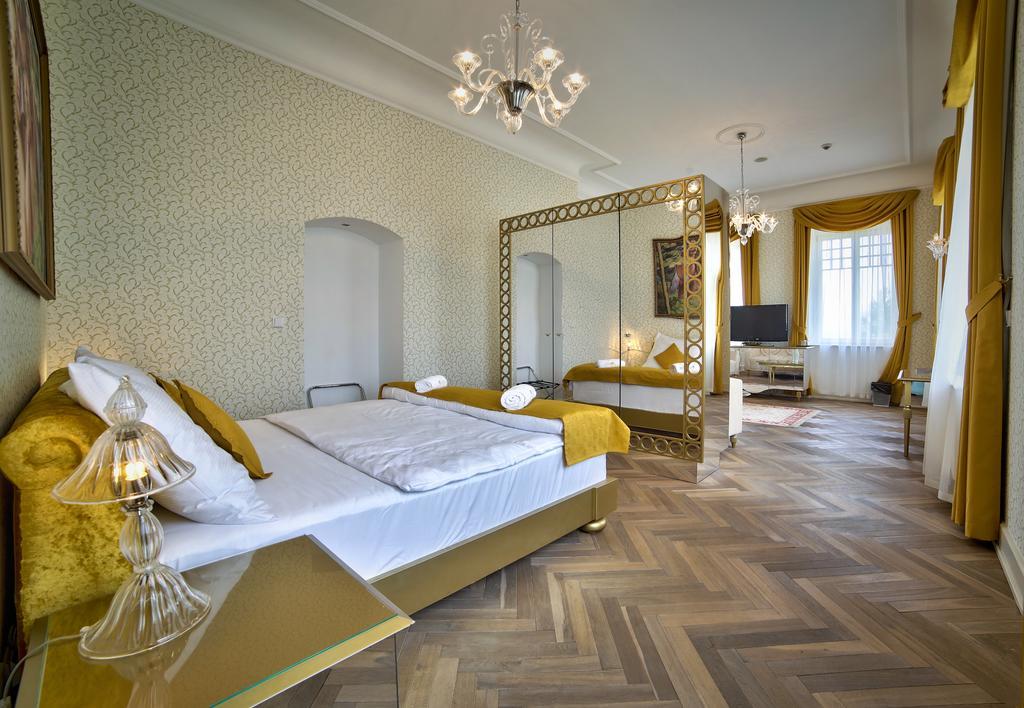 Art Hotel Kastiel Tomášov Dış mekan fotoğraf