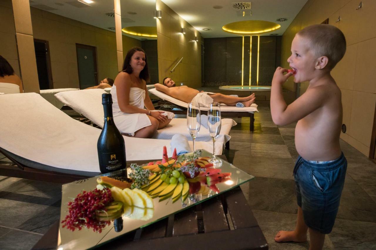 Art Hotel Kastiel Tomášov Dış mekan fotoğraf