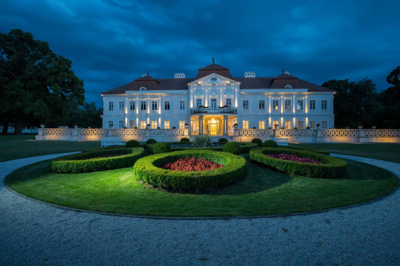 Art Hotel Kastiel Tomášov Dış mekan fotoğraf
